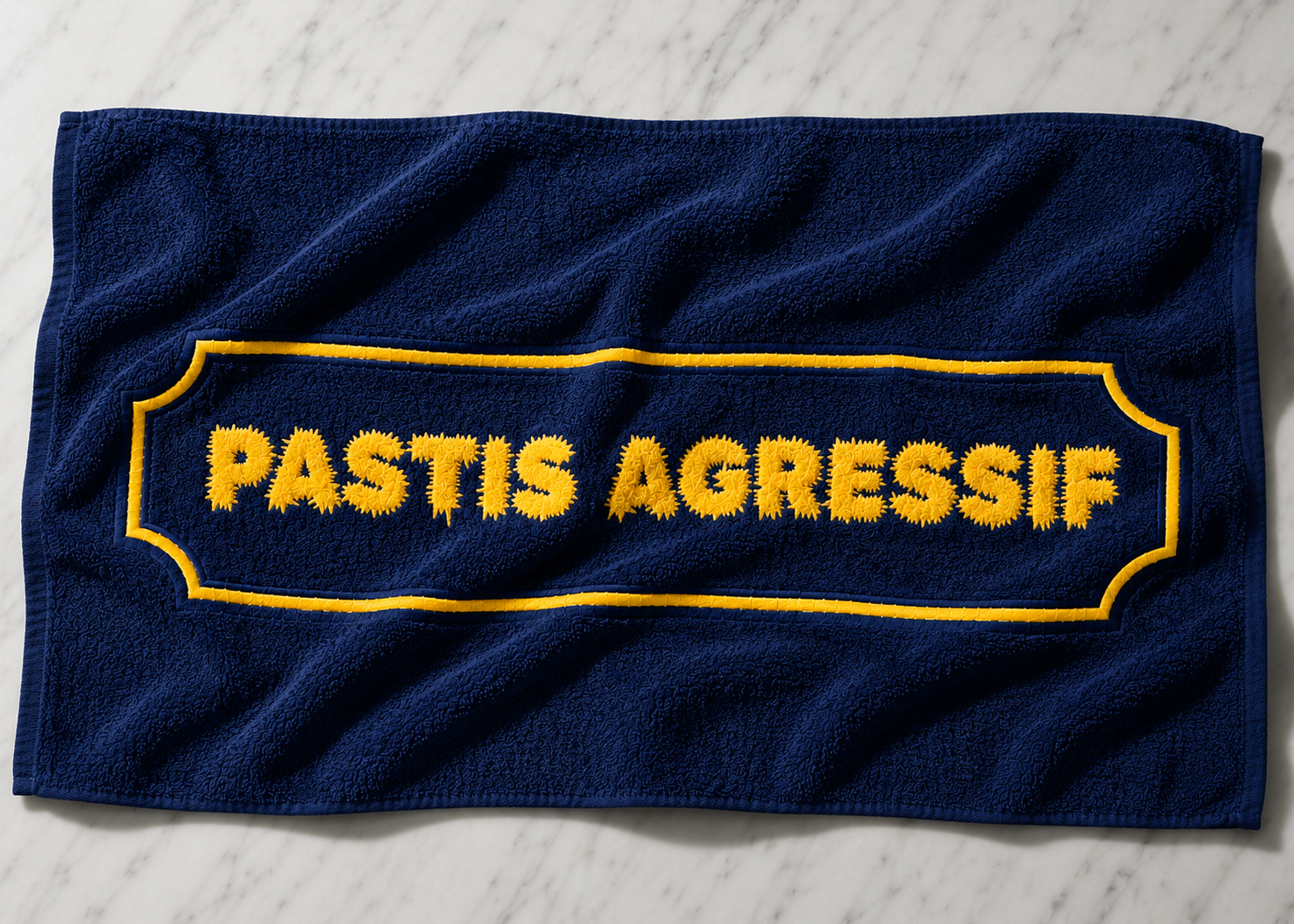 Serviette de bain logo "Pastis Agressif"
